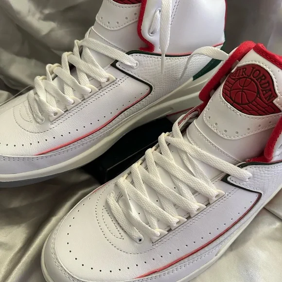 Air Jordan 2 retro origins - Picture 3 of 6